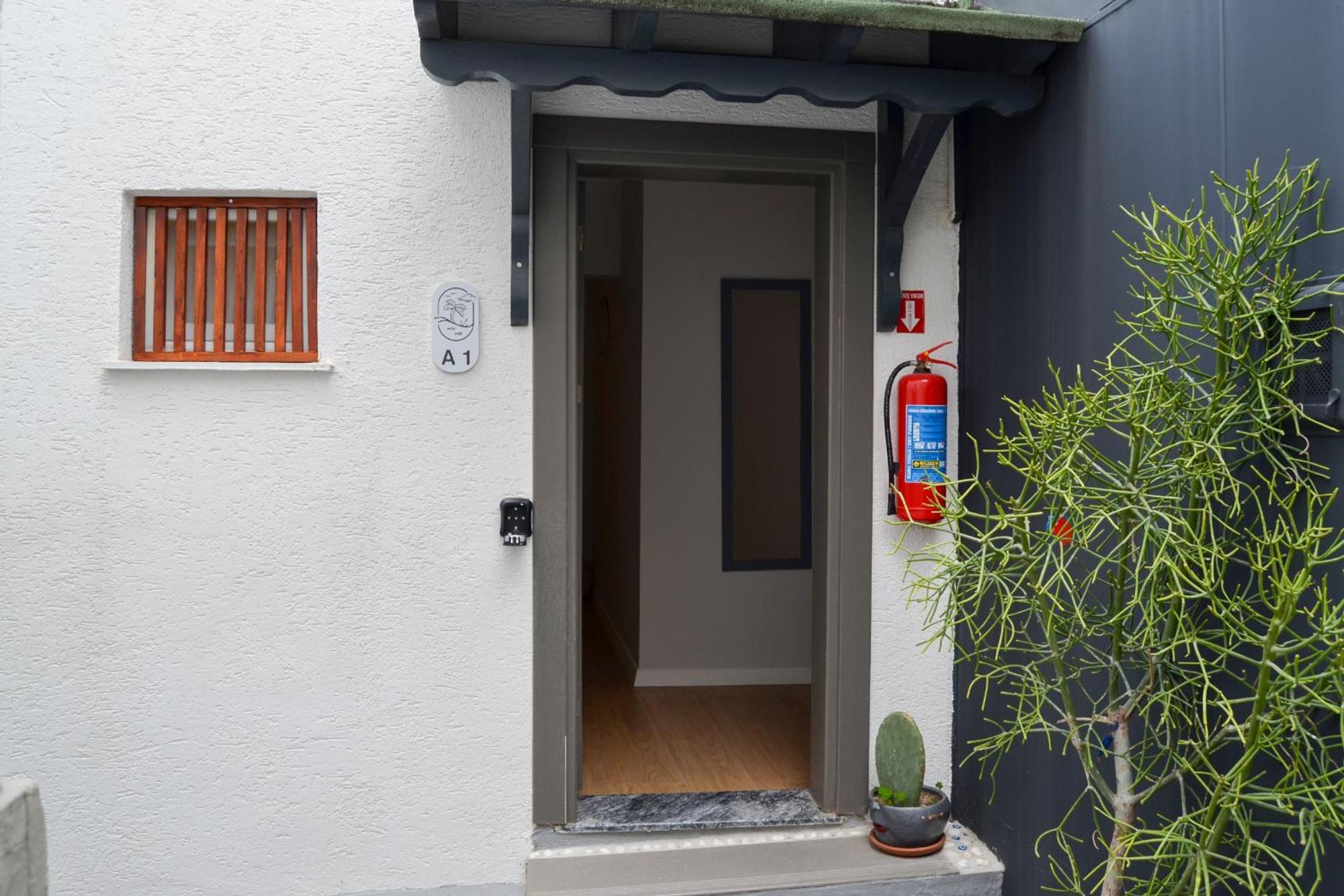 Loca Centre Suites Бодрум Экстерьер фото